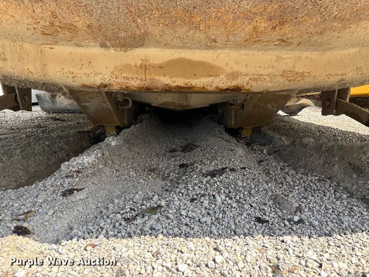 image for item EO4330 Caterpillar 769C haul truck bed