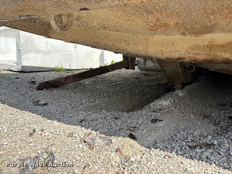 image for item EO4330 Caterpillar 769C haul truck bed