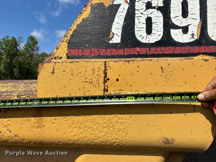 image for item EO4330 Caterpillar 769C haul truck bed