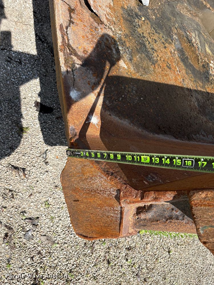 image for item EO4330 Caterpillar 769C haul truck bed