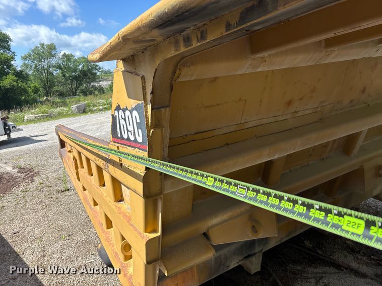 image for item EO4330 Caterpillar 769C haul truck bed
