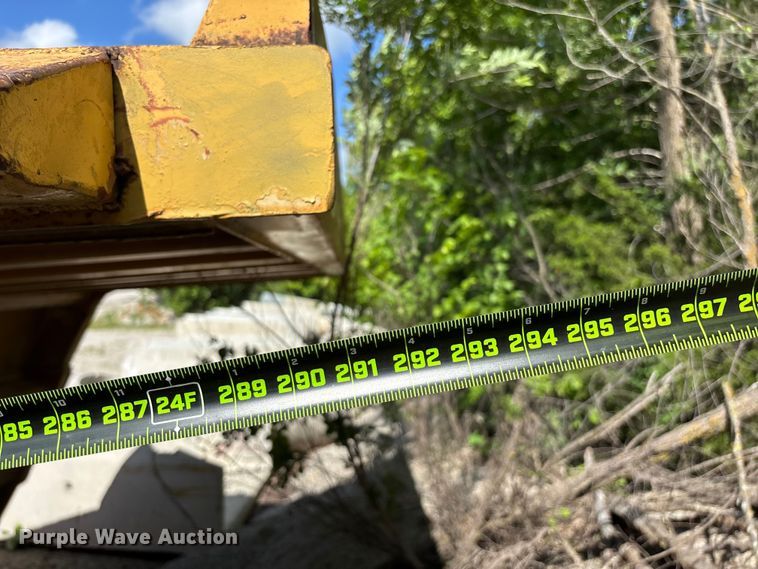 image for item EO4330 Caterpillar 769C haul truck bed