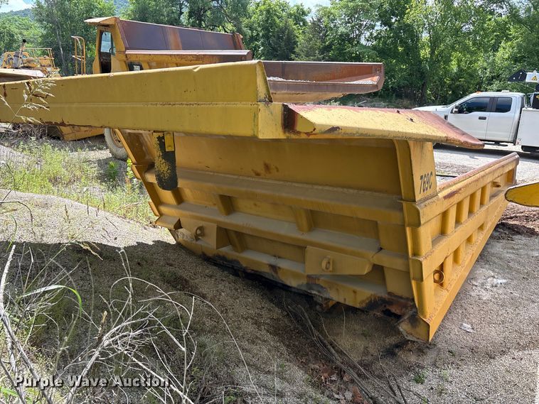 Caterpillar 769C haul truck bed
