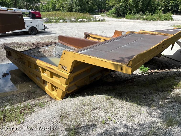 image for item EO4331 Caterpillar 769C haul truck bed