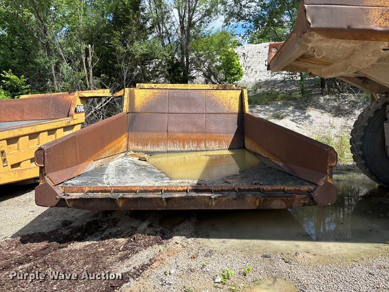 image for item EO4331 Caterpillar 769C haul truck bed