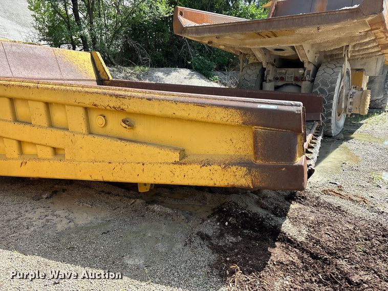 image for item EO4331 Caterpillar 769C haul truck bed
