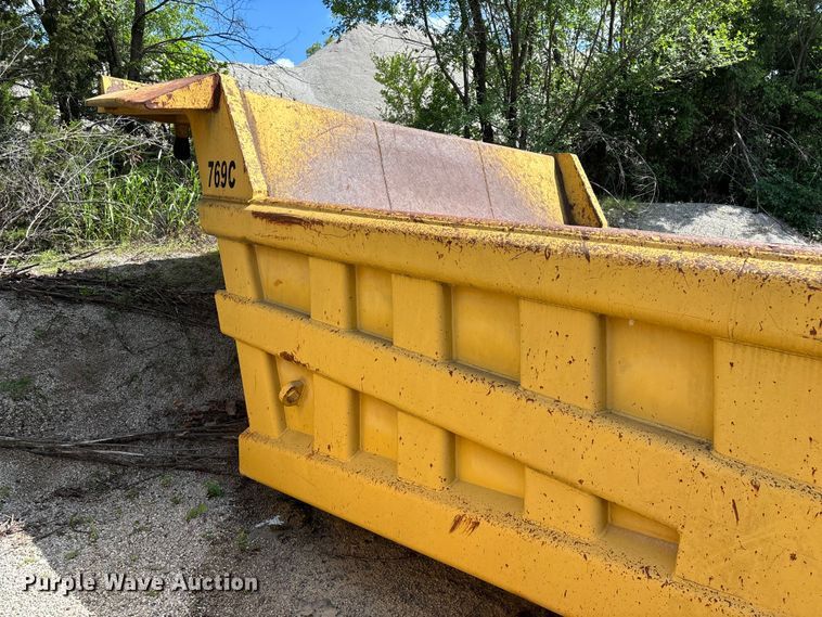 image for item EO4331 Caterpillar 769C haul truck bed