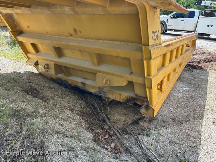 image for item EO4331 Caterpillar 769C haul truck bed