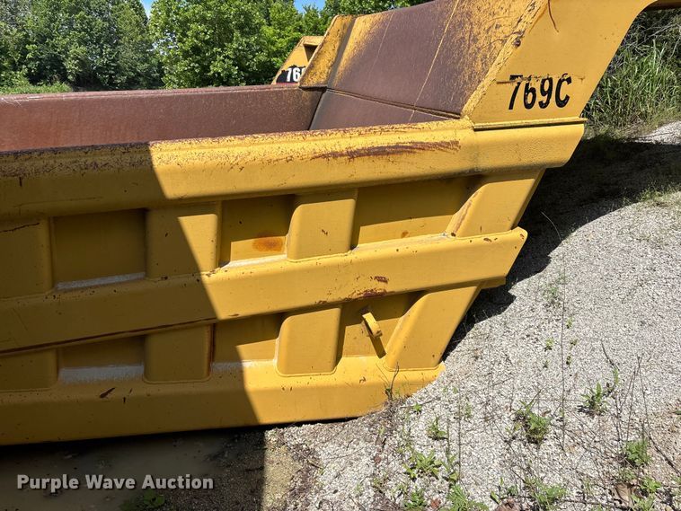 image for item EO4331 Caterpillar 769C haul truck bed