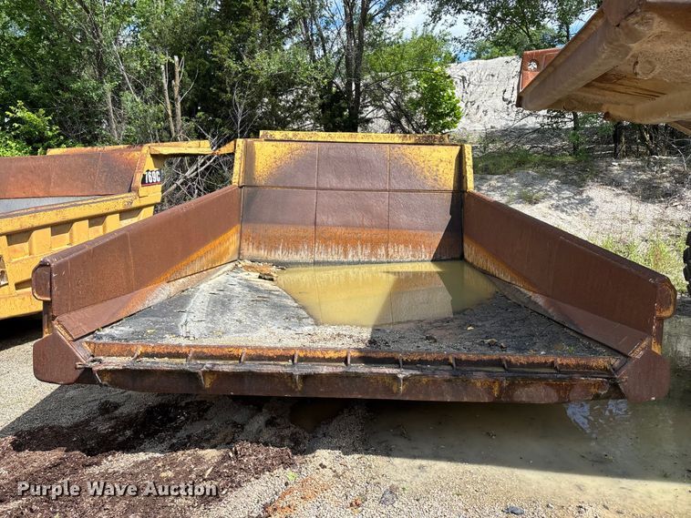 image for item EO4331 Caterpillar 769C haul truck bed
