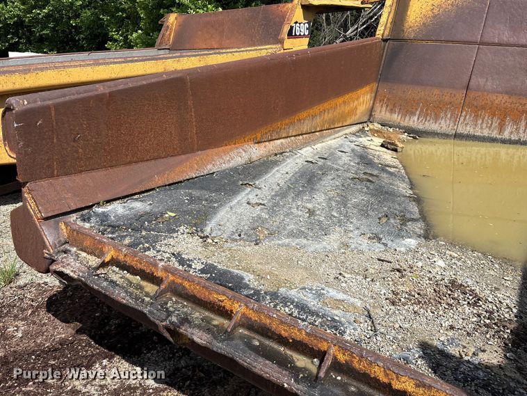 image for item EO4331 Caterpillar 769C haul truck bed