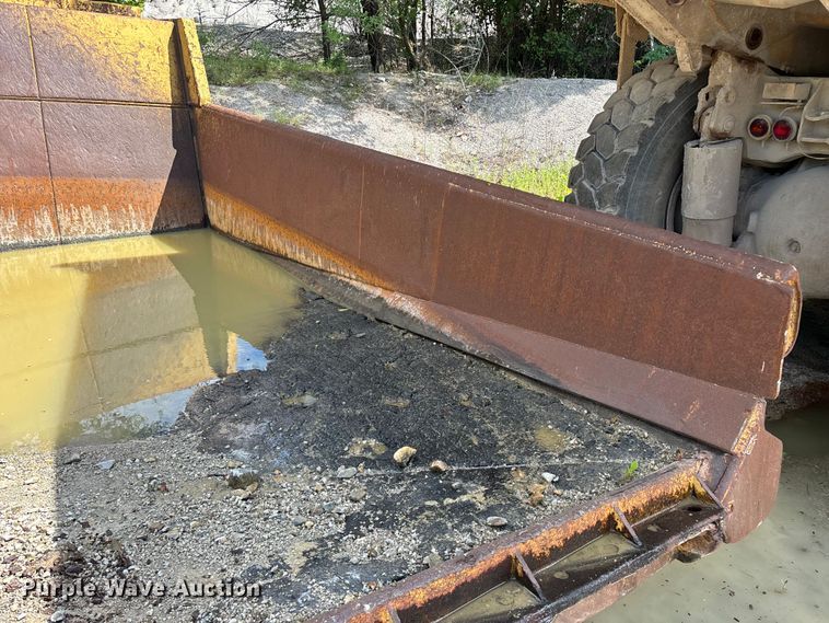 image for item EO4331 Caterpillar 769C haul truck bed