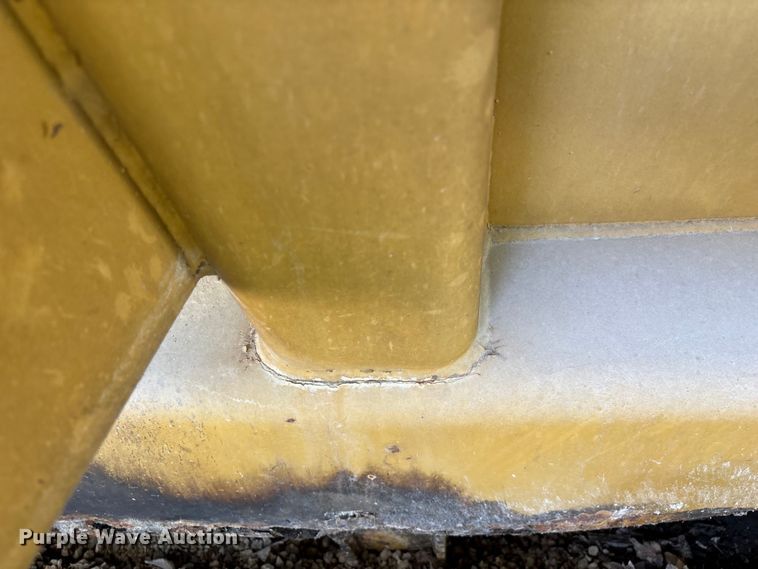 image for item EO4331 Caterpillar 769C haul truck bed