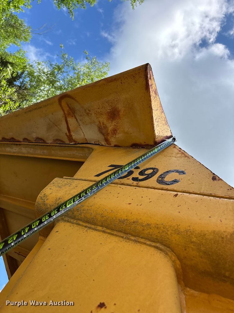 image for item EO4331 Caterpillar 769C haul truck bed