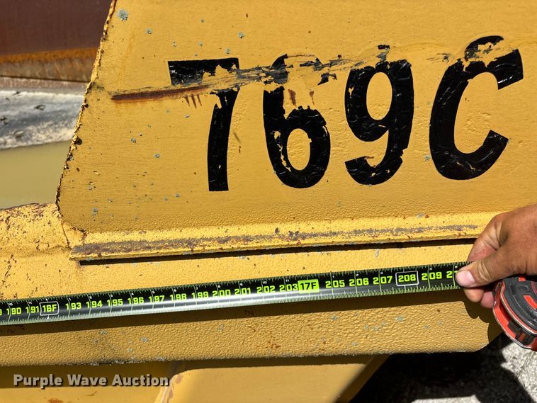 image for item EO4331 Caterpillar 769C haul truck bed