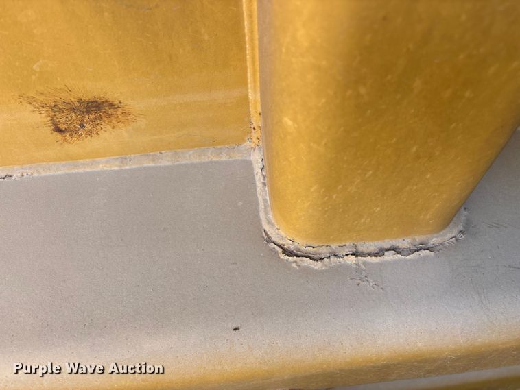image for item EO4331 Caterpillar 769C haul truck bed