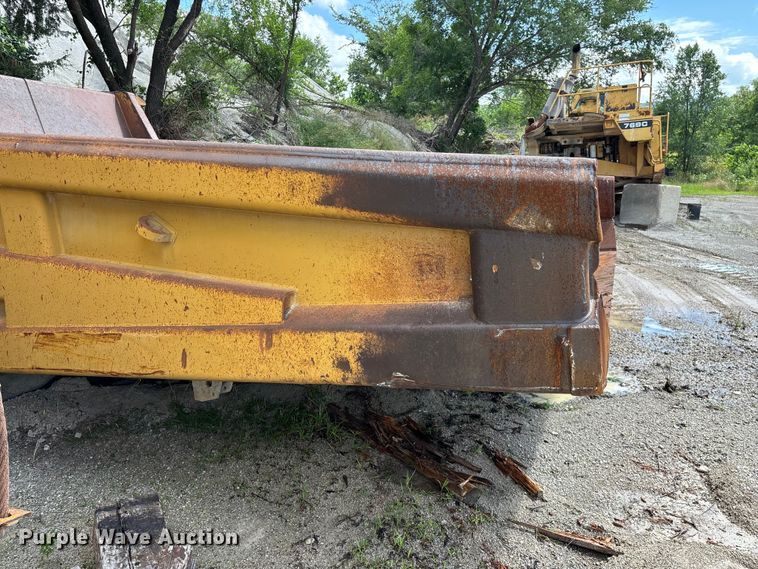 image for item EO4332 Caterpillar 769C haul truck bed