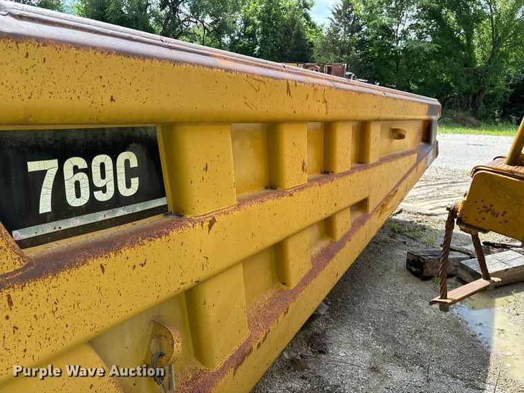 image for item EO4332 Caterpillar 769C haul truck bed