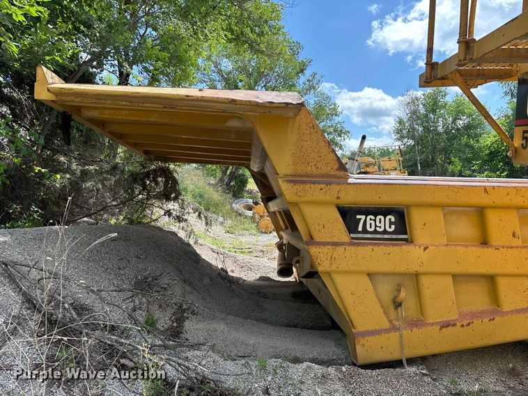 image for item EO4332 Caterpillar 769C haul truck bed