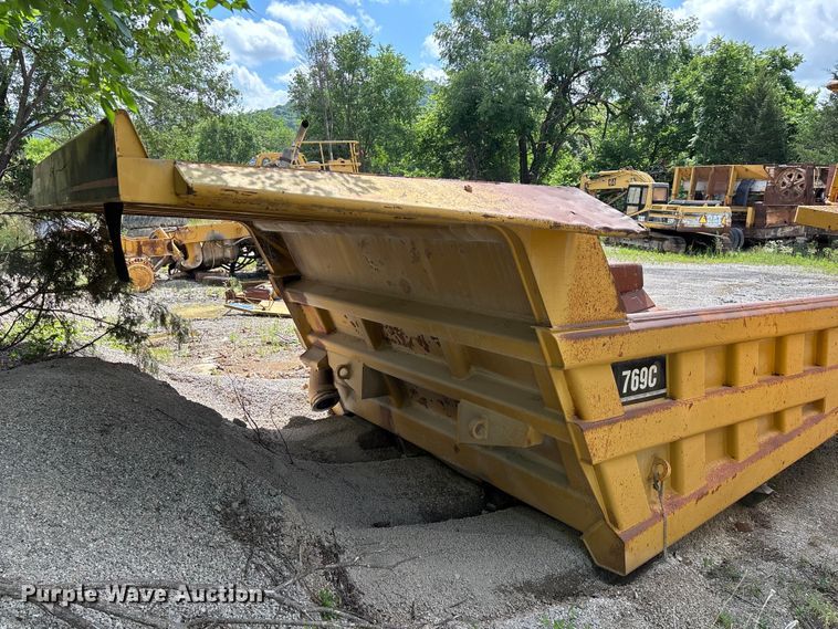 image for item EO4332 Caterpillar 769C haul truck bed