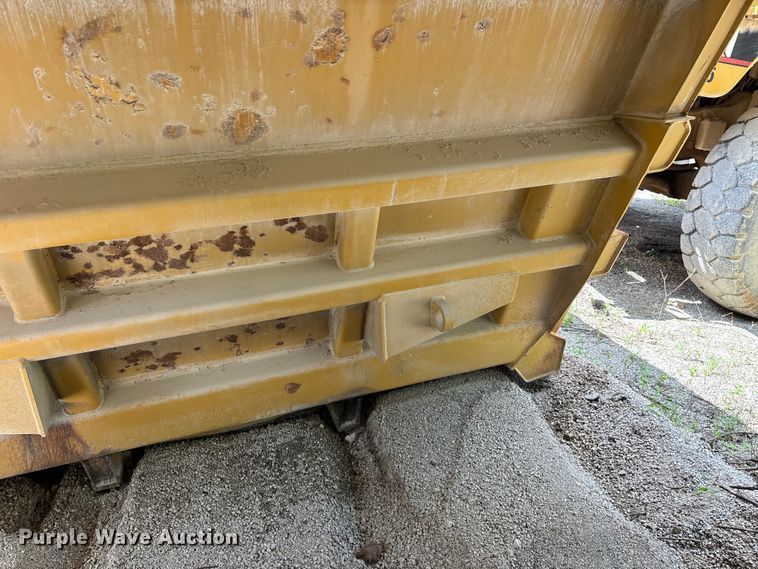 image for item EO4332 Caterpillar 769C haul truck bed
