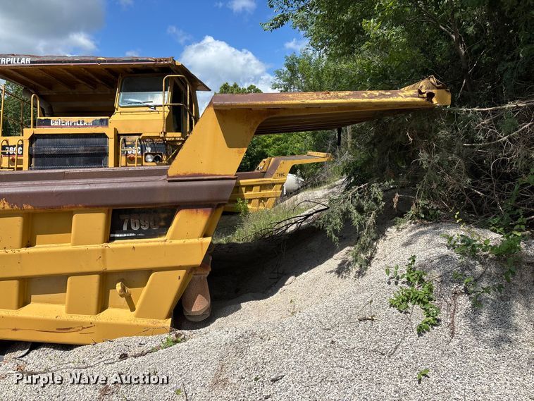 image for item EO4332 Caterpillar 769C haul truck bed