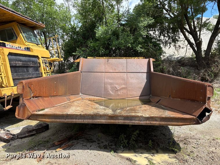 image for item EO4332 Caterpillar 769C haul truck bed
