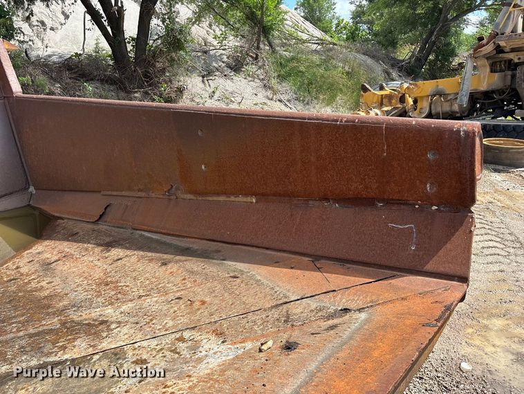 image for item EO4332 Caterpillar 769C haul truck bed