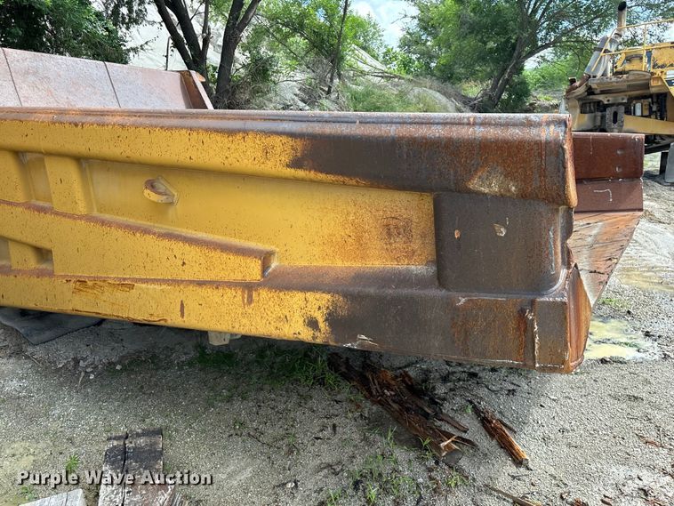 image for item EO4332 Caterpillar 769C haul truck bed