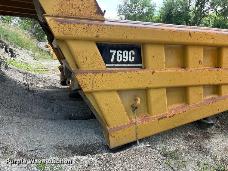 image for item EO4332 Caterpillar 769C haul truck bed