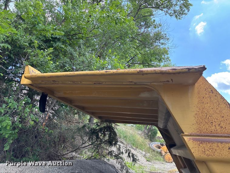 image for item EO4332 Caterpillar 769C haul truck bed
