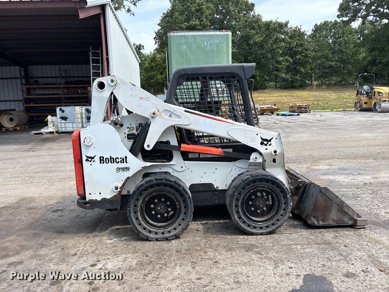image for item EO4408 2015 Bobcat S650 skid steer loader