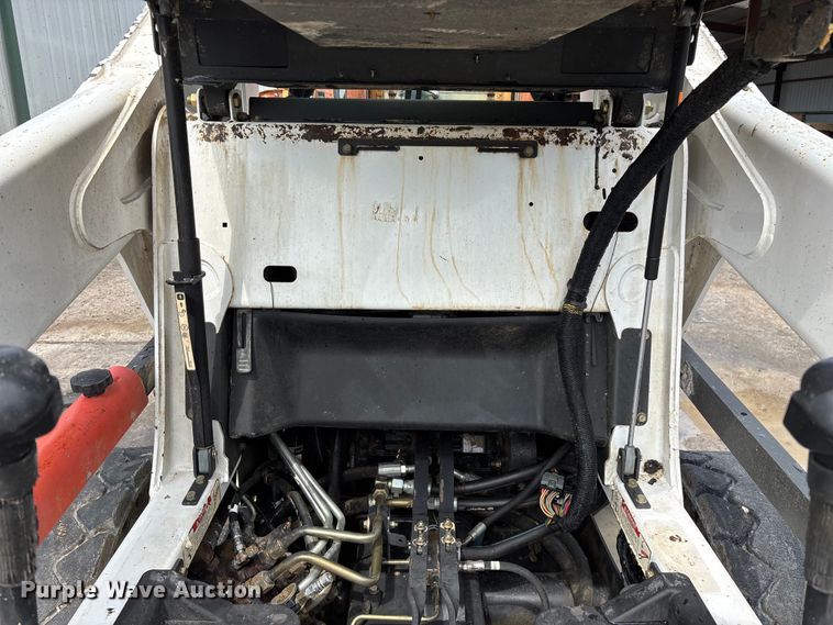 image for item EO4408 2015 Bobcat S650 skid steer loader