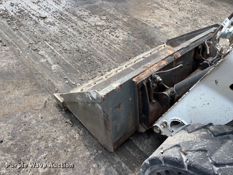 image for item EO4408 2015 Bobcat S650 skid steer loader
