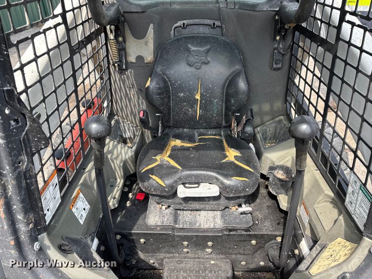image for item EO4408 2015 Bobcat S650 skid steer loader