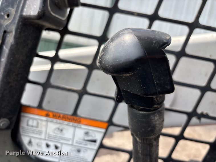 image for item EO4408 2015 Bobcat S650 skid steer loader