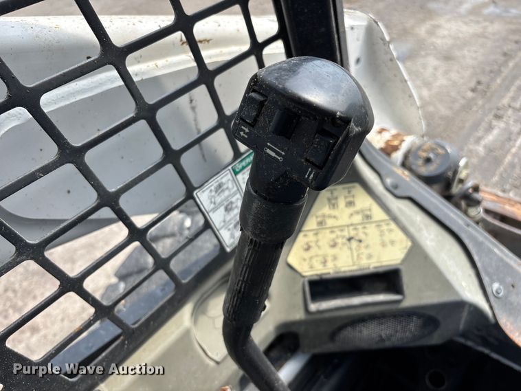 image for item EO4408 2015 Bobcat S650 skid steer loader