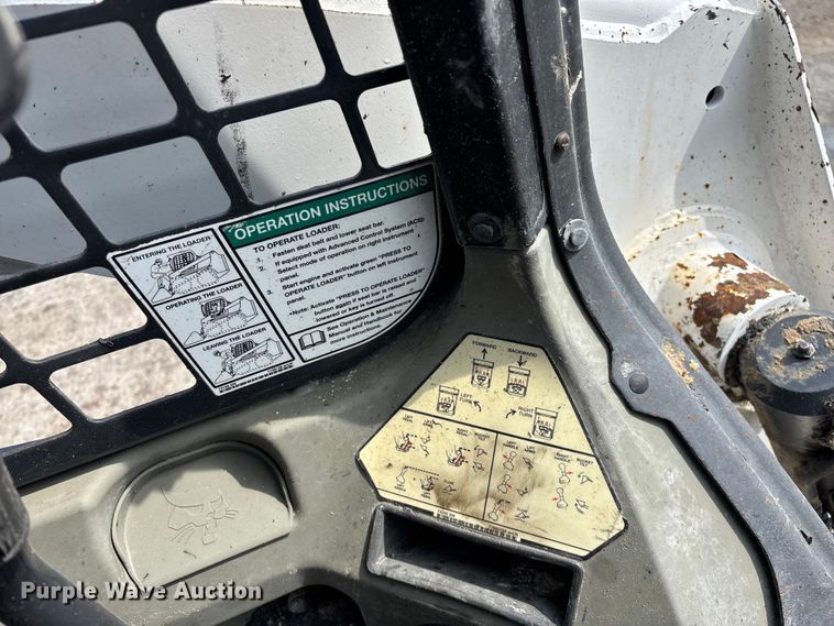 image for item EO4408 2015 Bobcat S650 skid steer loader