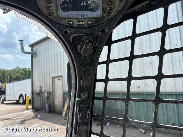 image for item EO4408 2015 Bobcat S650 skid steer loader