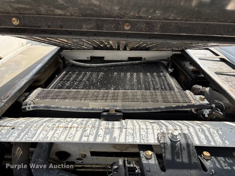 image for item EO4408 2015 Bobcat S650 skid steer loader