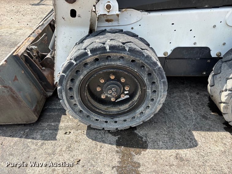 image for item EO4408 2015 Bobcat S650 skid steer loader