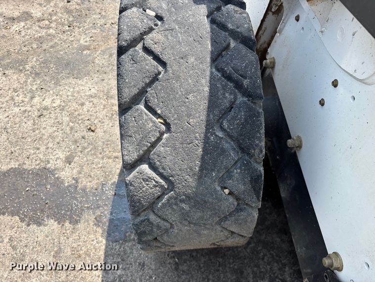 image for item EO4408 2015 Bobcat S650 skid steer loader
