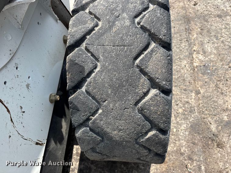 image for item EO4408 2015 Bobcat S650 skid steer loader