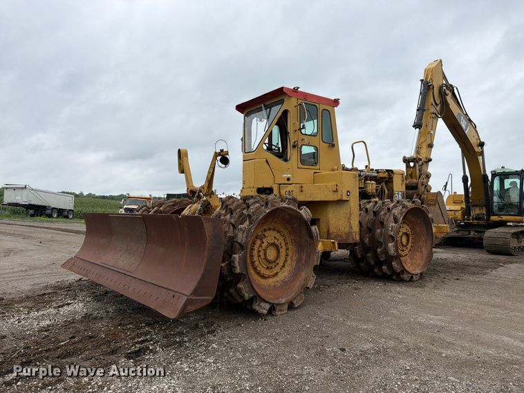 1978 Caterpillar 825B soil compactor