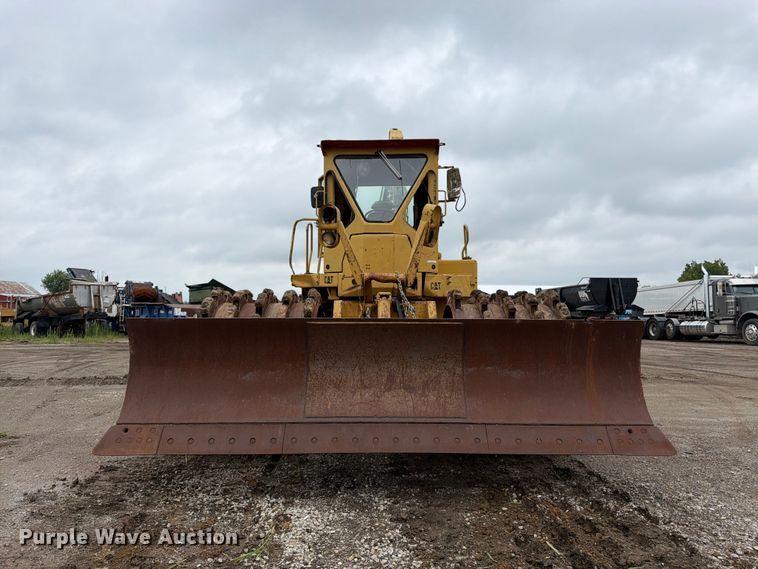image for item EO8509 1978 Caterpillar 825B soil compactor