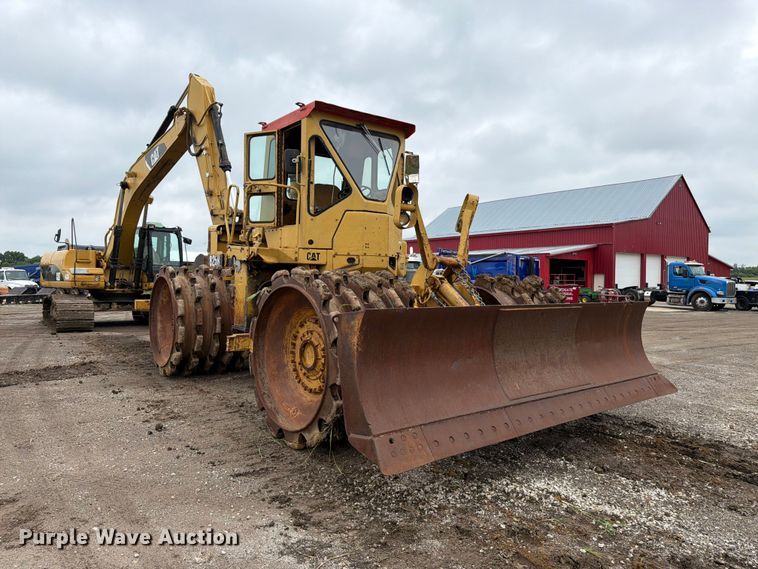 image for item EO8509 1978 Caterpillar 825B soil compactor