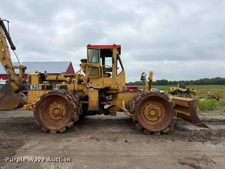 image for item EO8509 1978 Caterpillar 825B soil compactor