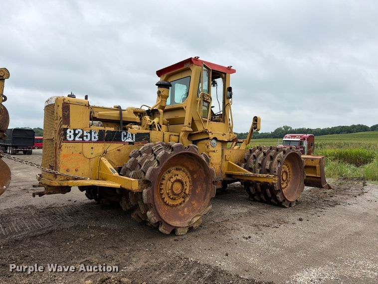 image for item EO8509 1978 Caterpillar 825B soil compactor