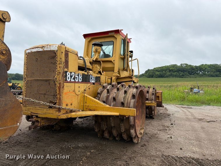 image for item EO8509 1978 Caterpillar 825B soil compactor