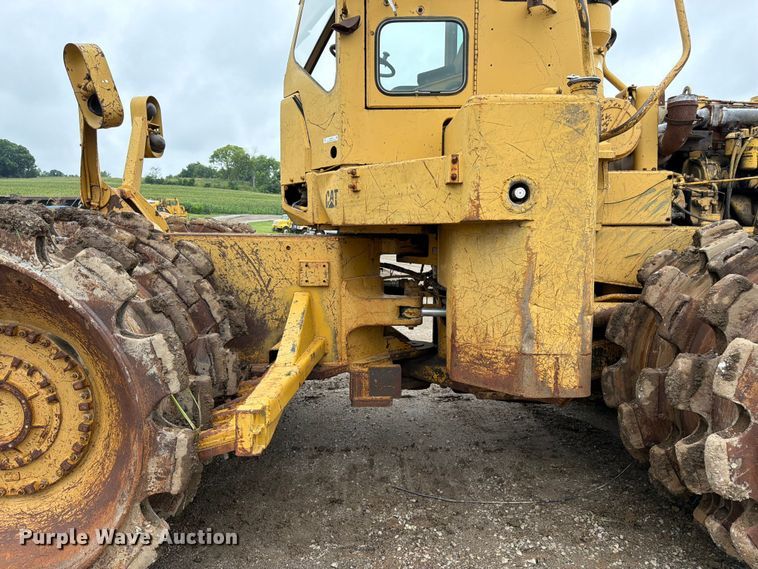 image for item EO8509 1978 Caterpillar 825B soil compactor